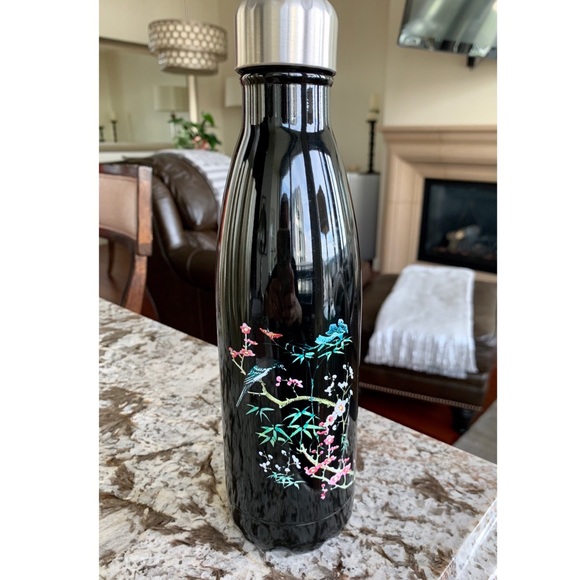 SOLD- RARE Starbucks + Vivienne Tam S’well Bottle - Picture 2 of 8